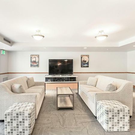 The Best Top Floor Ski-In/Ski-Out At The Aspens Whistler Bagian luar foto